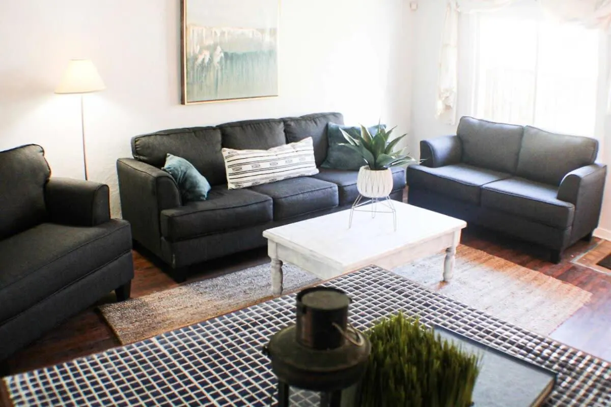 Newly Renovated 2-Bed Near Downtown-North Shore Pittsburgh